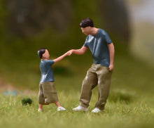 Load image into Gallery viewer, 1:64 Painted Figure Model Miniature Resin Diorama Toy Sand Father and Son Play