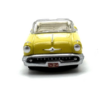 Load image into Gallery viewer, 1:87 1957 Oldsmobile Convertible Classic Vintage Model Diecast Metal Car New