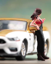 Load image into Gallery viewer, 1:64 Painted Figure Model Miniature Resin Diorama Sand Sexy Lady Smoking Beauty