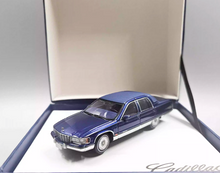 Load image into Gallery viewer, GOC 1:64 Blue Fleetwood Naiska Garage Classic Model Diecast Metal Car New Collection
