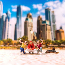 Load image into Gallery viewer, 1:64 Painted Figure Mini Model Miniature Resin Diorama Selfie Selfportial People