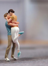 Load image into Gallery viewer, 1:64 Painted Unpainted Figure Model Miniature Resin Diorama Sand Kissing Lovers New
