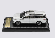 Load image into Gallery viewer, WTX 1:64 White Navigator L Full Sized SUV Sports Model Diecast Metal Car New Collection