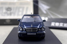 Load image into Gallery viewer, Maxwell 1:64 Blue E320 W210 Classic Sedan Sports Model Diecast Metal Car New Collection
