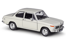 Load image into Gallery viewer, WELLY 1:24 2002 Ti Coupe Racing Sports Classsic Model Diecast Metal Car