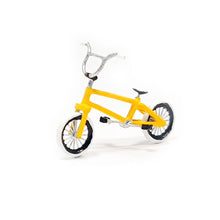 Load image into Gallery viewer, 1:64 Painted Figure Mini Model Miniature Resin Diorama Sand Toy Slunt Bicycle