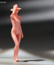 Load image into Gallery viewer, 1:64 Painted Unpainted Figure Model Miniature Resin Diorama Sand Sun Hat Lady