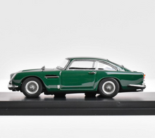 Load image into Gallery viewer, TPC 1:64 Green 1964 DB5 Classic Vintage Sports Model Diecast Metal Car New
