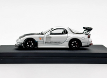 Load image into Gallery viewer, Master 1:64 White Carbon JDM RX-7 FD3S RE Sports Model Diecast Metal Car New Collection