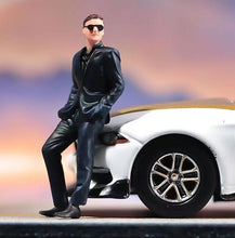 Load image into Gallery viewer, 1:64 Painted Figure Model Miniature Resin Diorama Sand Leaning Man in Suit Cool