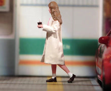 Load image into Gallery viewer, 1:64 Painted Figure Model Miniature Resin Diorama Sand Walking Girl Blone Hair New Collection