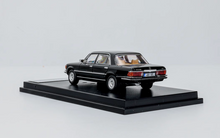 Load image into Gallery viewer, Maxwell 1:64 450SEL W116 Sedan Classic Sport Model Diecast Metal Car New