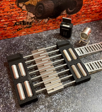 Load image into Gallery viewer, 1:64 Dyno Machine Garage Display Scene Model Resin For Car New