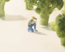 Load image into Gallery viewer, 1:64 Painted Figure Model Miniature Resin Diorama Sand Photography Scene Camera