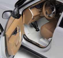 Load image into Gallery viewer, LCD 1:18 Silver 2022 Range Rover SV SUV Sports Model Diecast Metal Car New Collection