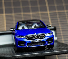 Load image into Gallery viewer, Howie 1:64 Blue F90 M5 Sedan Sports Model Diecast Metal Car New Collection