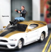 Load image into Gallery viewer, 1:64 Painted Unpainted Figure Model Miniature Resin Diorama Sand Toy Drving Man