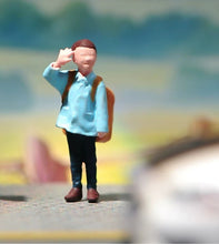 Load image into Gallery viewer, 1:64 Painted Figure Model Miniature Resin Diorama Toy Sand Little Boy Backpack