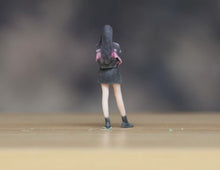 Load image into Gallery viewer, 1:24 Painted Figure Model Miniature Resin Diorama Sand Beauty Lady Trendy Girl