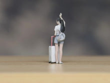 Load image into Gallery viewer, 1:24 Painted Figure Model Miniature Resin Diorama Sand Wave Girl Lady Luggage