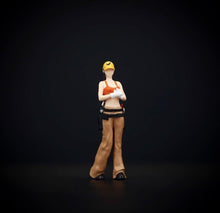 Load image into Gallery viewer, 1:64 Painted Figure Model Miniature Resin Diorama Sand Repairer Girl Lady Hot