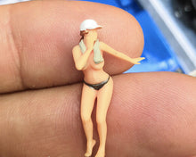 Load image into Gallery viewer, 1:64 Painted Figure Mini Model Miniature Resin Diorama Sexy Car Wash Girl Lady