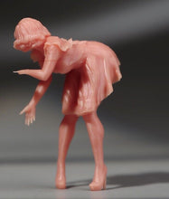 Load image into Gallery viewer, 1:64 Painted Unpainted Figure Model Miniature Resin Diorama Sexy Woman Bend Sand New