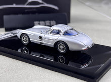 Load image into Gallery viewer, YS 1:64 Silver 300SLR Classic Sports Model Diecast Metal Car BN