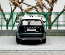 Load image into Gallery viewer, LCD 1:64 Green 2022 Range Rover Luxury SUV Sports Model Diecast Metal Car New Collection