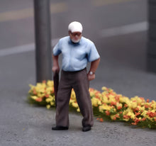 Load image into Gallery viewer, 1:64 Painted Figure Model Miniature Resin Sand Diorama Old Man with Cane Elderly