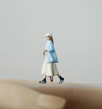 Load image into Gallery viewer, 1:64 Painted Figure Model Miniature Resin Diorama Sand Trendy Fashion Girl Lady