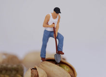 Load image into Gallery viewer, 1:64 Painted Figure Model Miniature Resin Diorama Workder Porter Handler Man Toy Collection