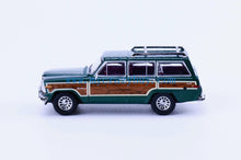 Load image into Gallery viewer, 1:64 596model Green Grand Wagoneer SUV ORV Sports Model Diecast Metal Car New Collection