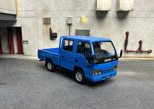 Load image into Gallery viewer, Model1 1:64 Blue JDM Isuzu ELF Double Cabin Truck Model Metal Diecast Car New Collection