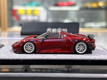 Load image into Gallery viewer, Halo 1:64 Red 918 Spyder Sports Model Diecast Resin Car New Collection