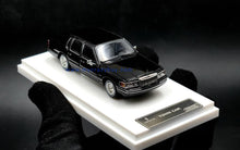 Load image into Gallery viewer, MK 1:64 Black HEC Lincoln Town Car Luxury Sedan Model Diecast Metal Car New Collection