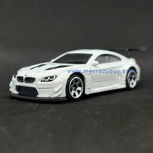 Load image into Gallery viewer, CCA 1:64 White M6 GT3 Racing Sports Model Toy Diecast Metal Car New Collection