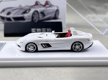 Load image into Gallery viewer, Nameless 1:64 APA White SLR Stirling Moss Sports Model Diecast Resin Car New Collection