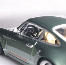 Load image into Gallery viewer, Zincit 1:43 Green Singer Coupe Classic Sports Model Diecast Metal Car Box New Collection