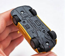 Load image into Gallery viewer, Bburago 1:64 Yellow Temerario Sports Open Model Diecast Metal Car Box New Collection