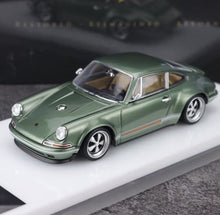 Load image into Gallery viewer, Zincit 1:43 Green Singer Coupe Classic Sports Model Diecast Metal Car Box New Collection