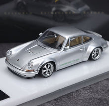 Load image into Gallery viewer, Zincit 1:43 Silver Singer Coupe Classic Sports Model Diecast Metal Car Box New Collection