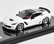 Load image into Gallery viewer, YM 1:64 White C7 Coupe Sports Model Diecast Resin Car Box New Collection