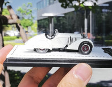 Load image into Gallery viewer, GFCC 1:64 1930 White SSK Prince Classic Sports Model Diecast Metal Car Box New Collection