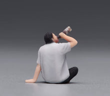 Load image into Gallery viewer, 1:64 Painted Figure Model Miniature Resin Diorama Drinking Man Sitting
