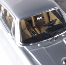 Load image into Gallery viewer, Zincit 1:43 Silver Singer Coupe Classic Sports Model Diecast Metal Car Box New Collection