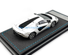 Load image into Gallery viewer, EC 1:64 White Countach LPI800-4 Sports Model Diecast Resin Car New Collection