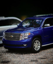 Load image into Gallery viewer, GOC 1:64 Blue 2015 Suburban Full Sized SUV Model Diecast Metal Car New Collection