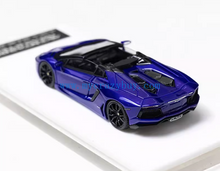 Load image into Gallery viewer, CL 1:64 Blue LP700-4 Aventador Roadster Sports Model Diecast Resin Car New Collection