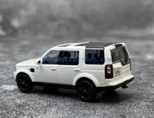 Load image into Gallery viewer, WHELART 1:64 White Black Discovery 4 Sports ORV Model Diecast Metal Car New Collection